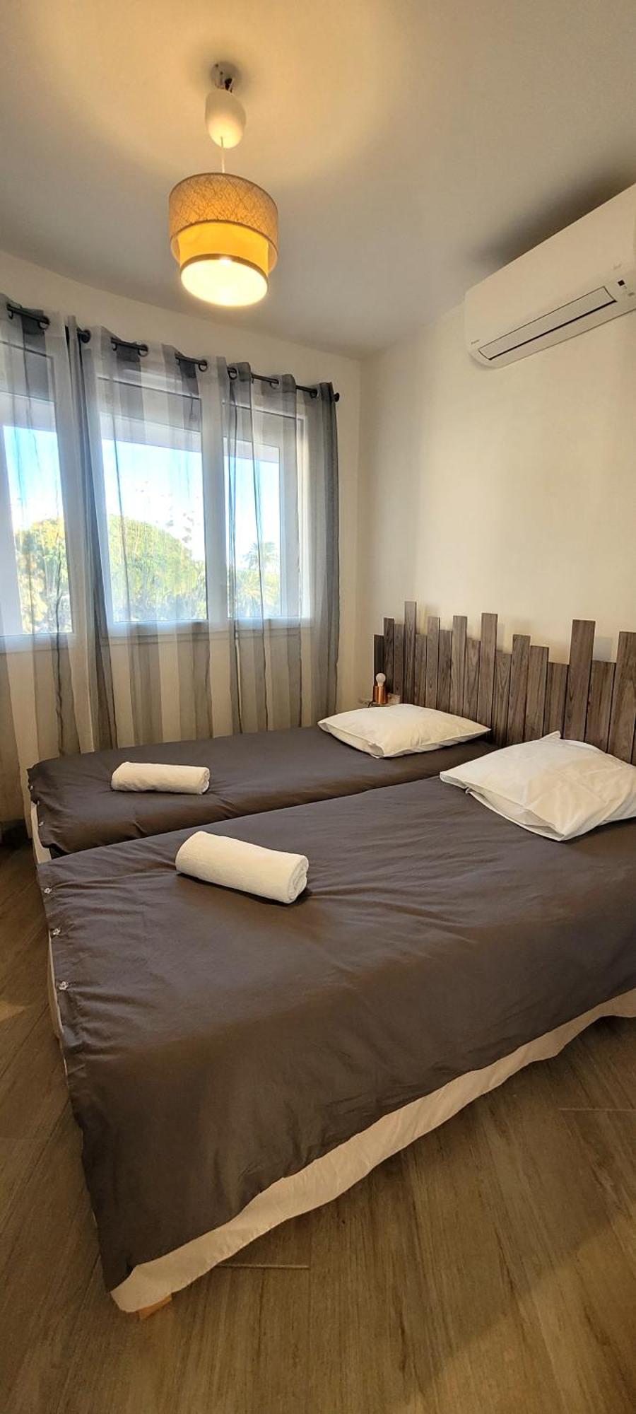 Apartment T3 A 50 M De La *