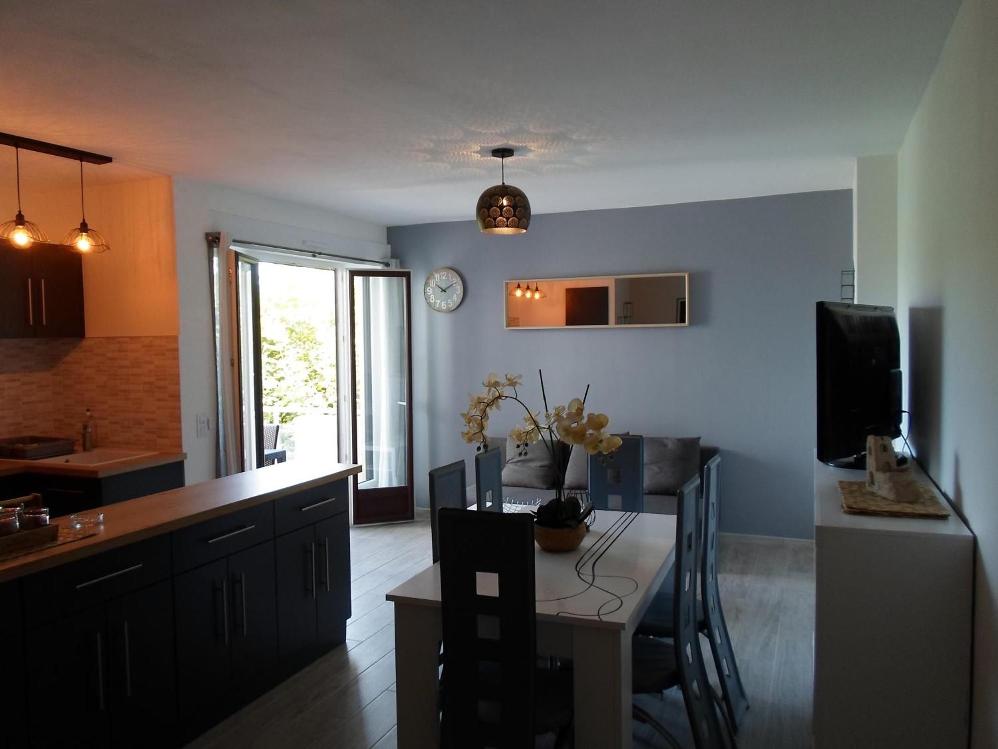 T3 A 50 M De La Apartment *